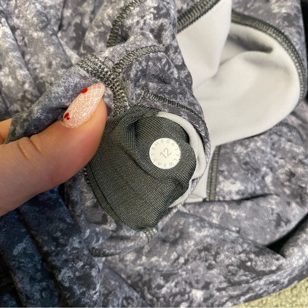 Gray Patterned Leggings - image 4